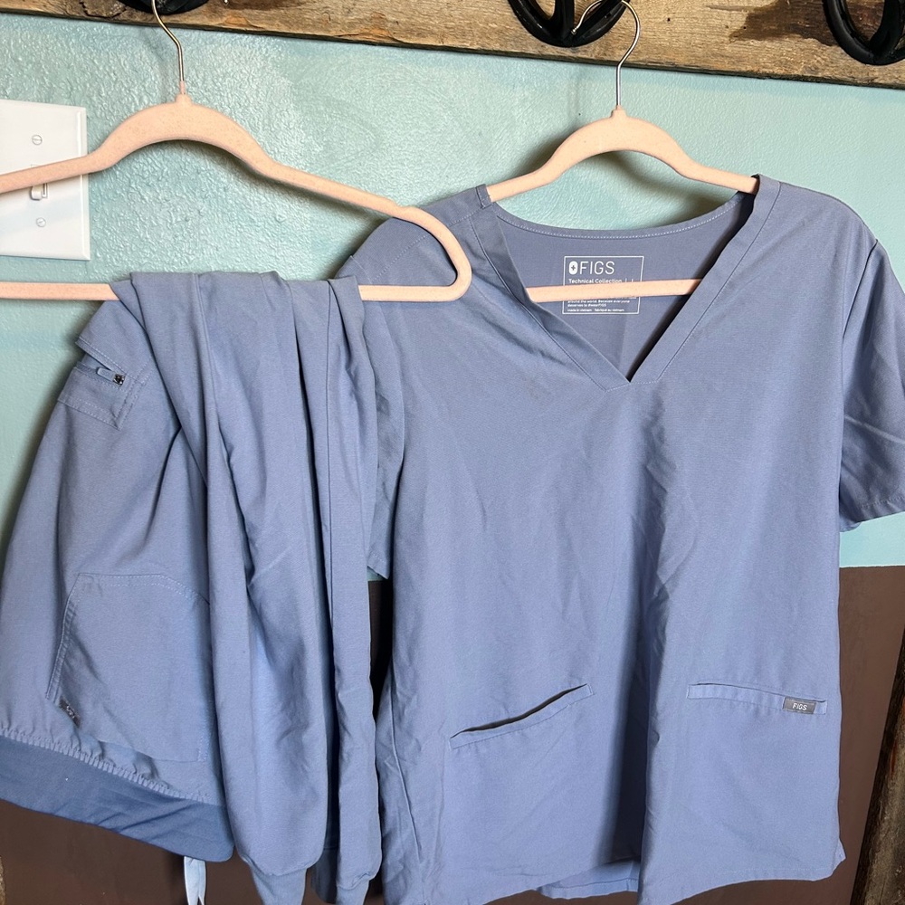 Figs Sky Blue Scrub Top